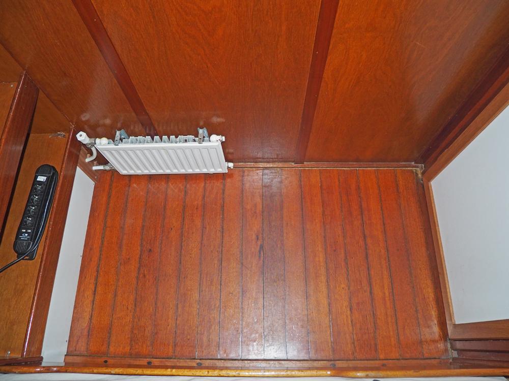 Cabin en avant, H&eacute;bergements